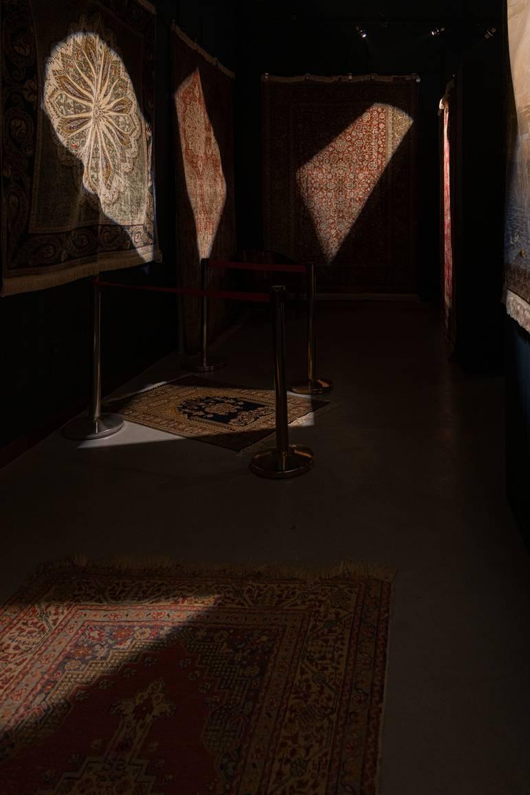 Artsy High-End Rugs Showroom for Contemporary Events and Photoshoot Projects — photo 13