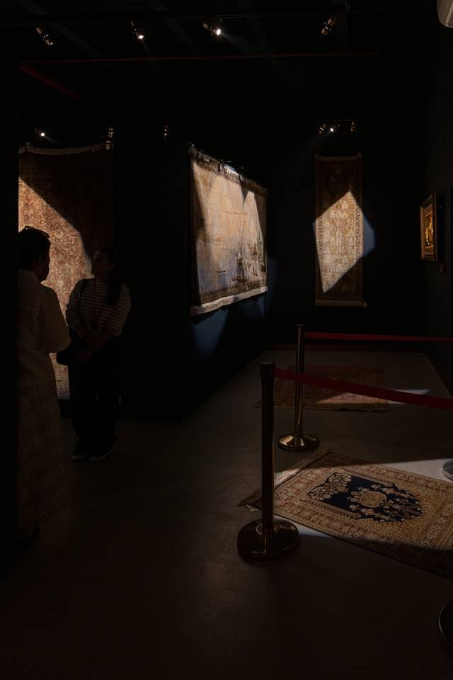 Artsy High-End Rugs Showroom for Contemporary Events and Photoshoot Projects — photo 11