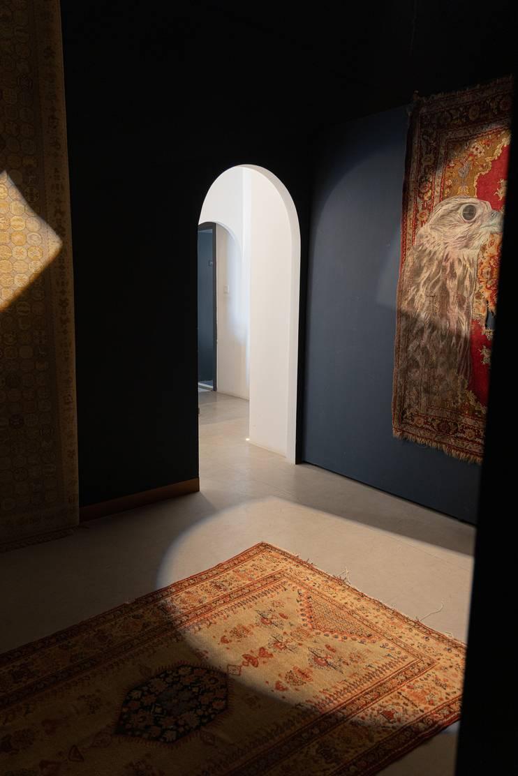 Artsy High-End Rugs Showroom for Contemporary Events and Photoshoot Projects — photo 14