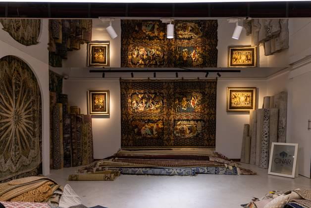 Artsy High-End Rugs Showroom for Contemporary Events and Photoshoot Projects — photo 24