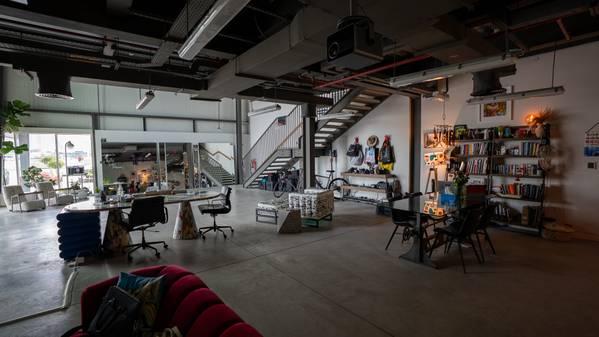 Artsy Space for Photoshoots and Video Production — photo 2