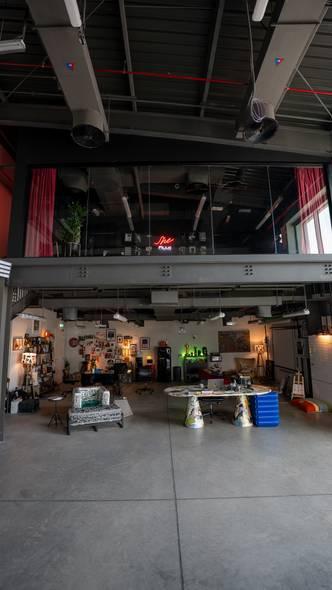 Artsy Space for Photoshoots and Video Production — photo 15
