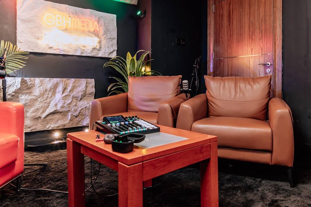 Fully Equipped Podcast Studio with Editing Service in Business Bay — photo 7