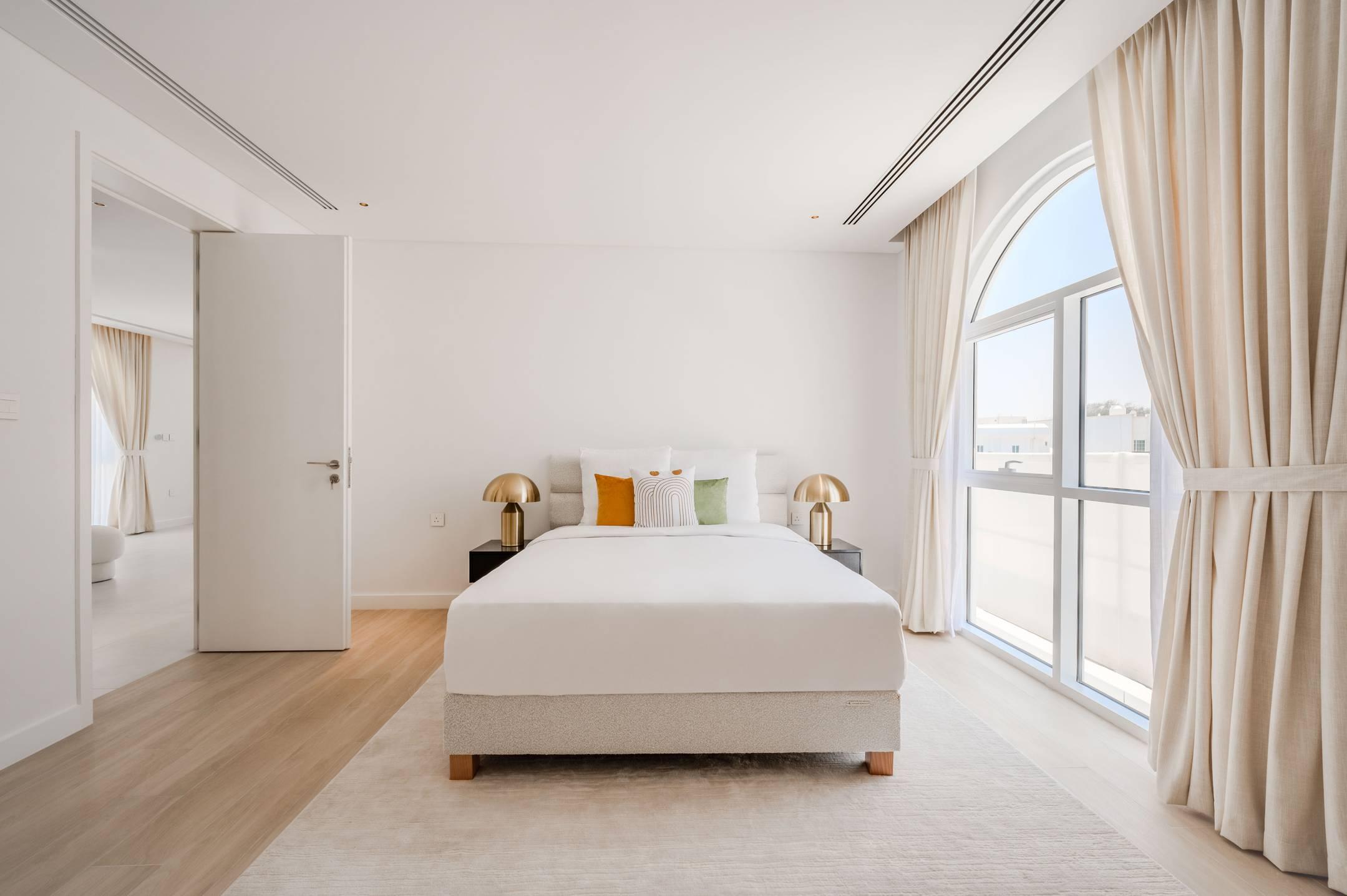 Mykonos-Inspired Luxury 4 BR | Private Pool Villa Near Burj Al Arab — photo 10