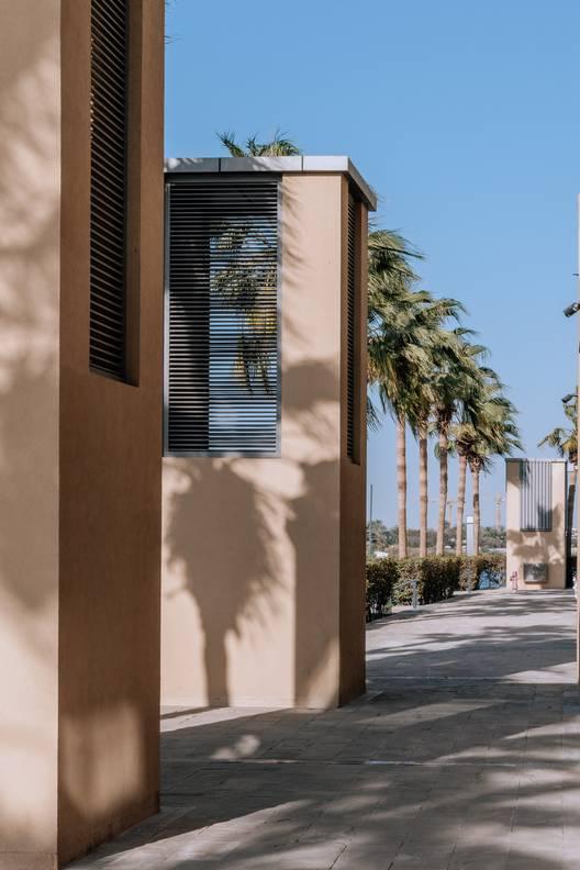 An Elegant Waterfront Residence in Jaddaf — photo 4