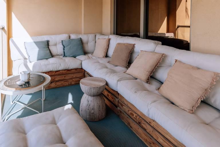 An Elegant Waterfront Residence in Jaddaf — photo 2