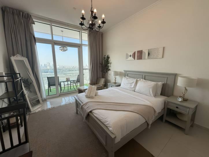Luxury Studio Apartment with Dubai Skyline and Sunset View – Ideal for Shoots & Content Creation — photo 4