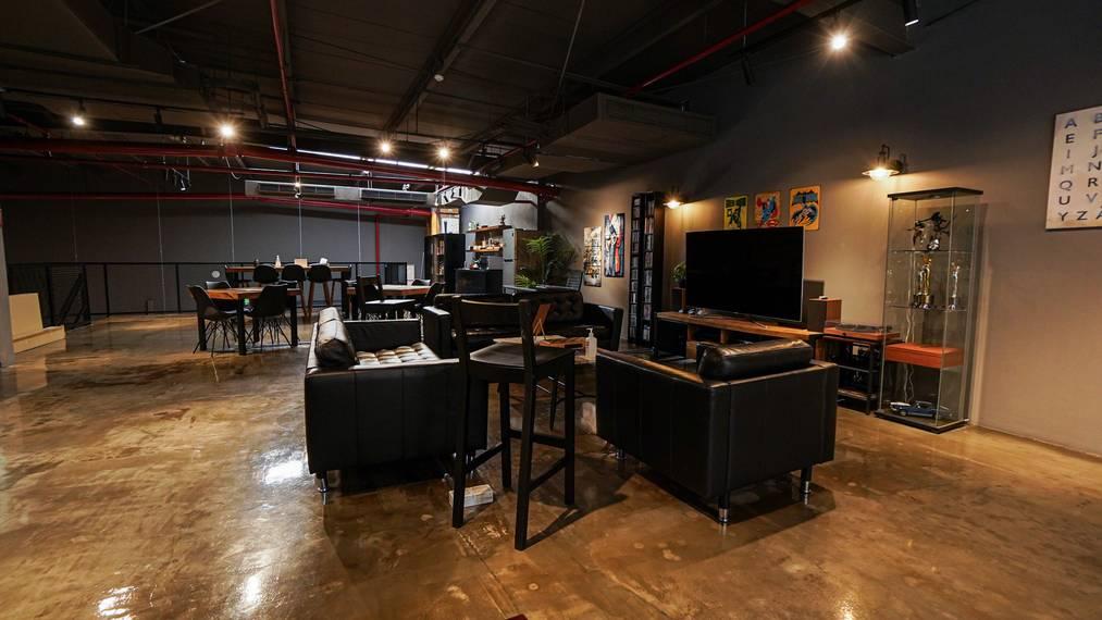 Lounge Area and Co-Working Space — photo 2