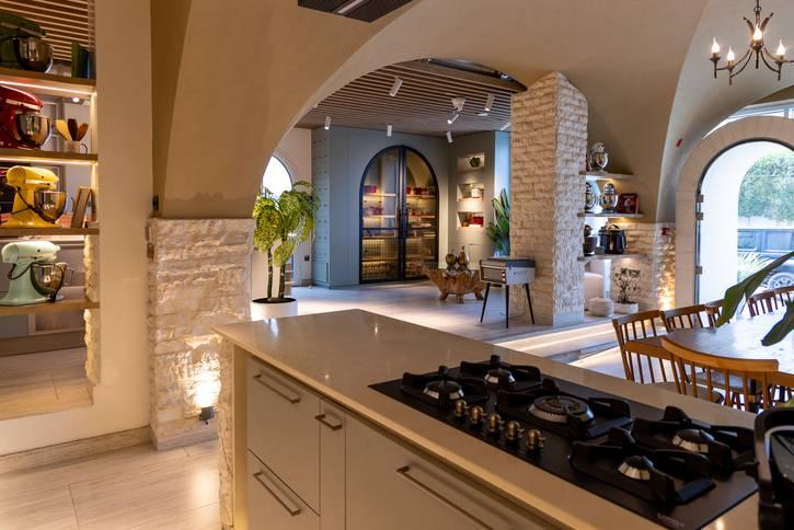 Fully Equipped Kitchen Studio with Cooking Stations, Private Dining Space for Workshops, Shoots and Dining Experience, — photo 12