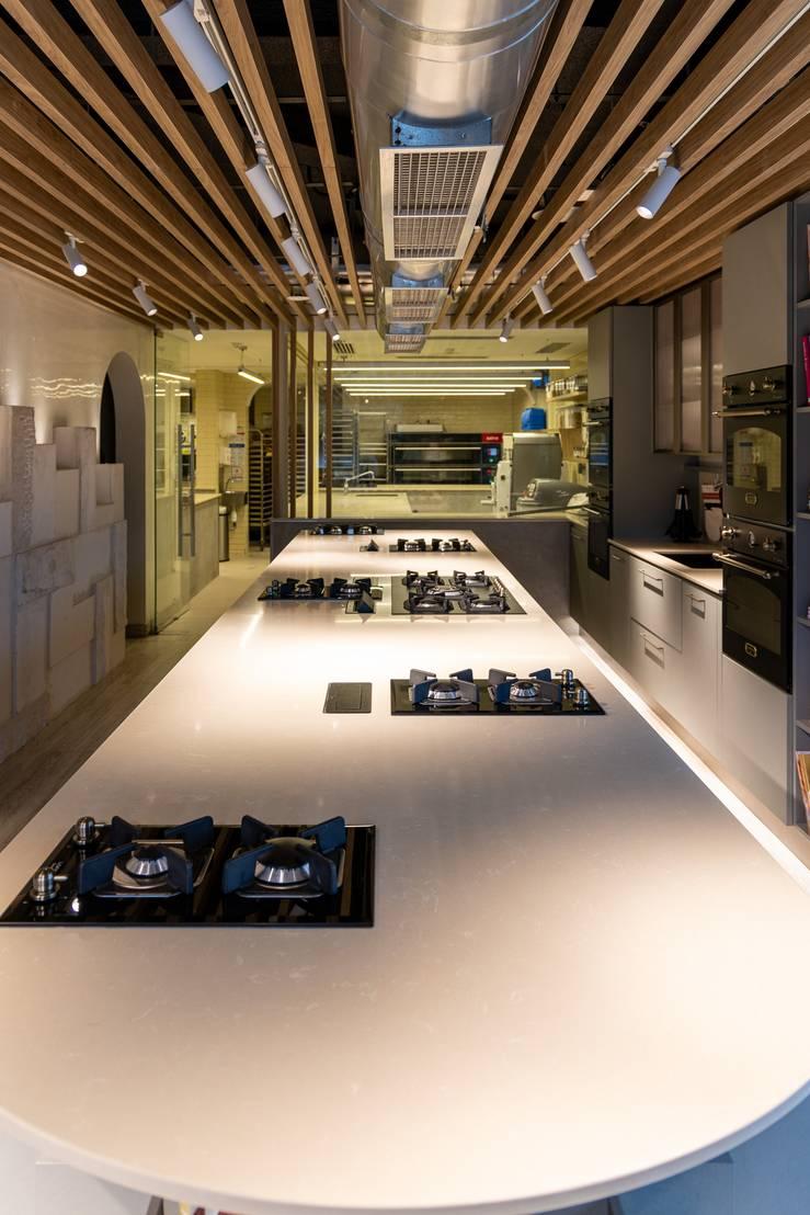 Fully Equipped Kitchen Studio with Cooking Stations, Private Dining Space for Workshops, Shoots and Dining Experience, — photo 17