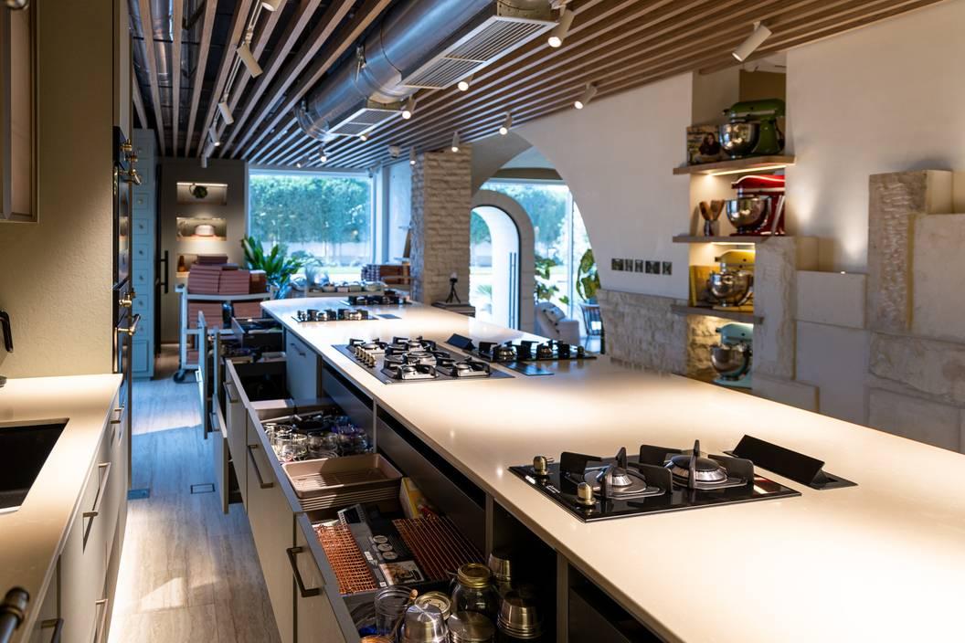Fully Equipped Kitchen Studio with Cooking Stations, Private Dining Space for Workshops, Shoots and Dining Experience, — photo 21