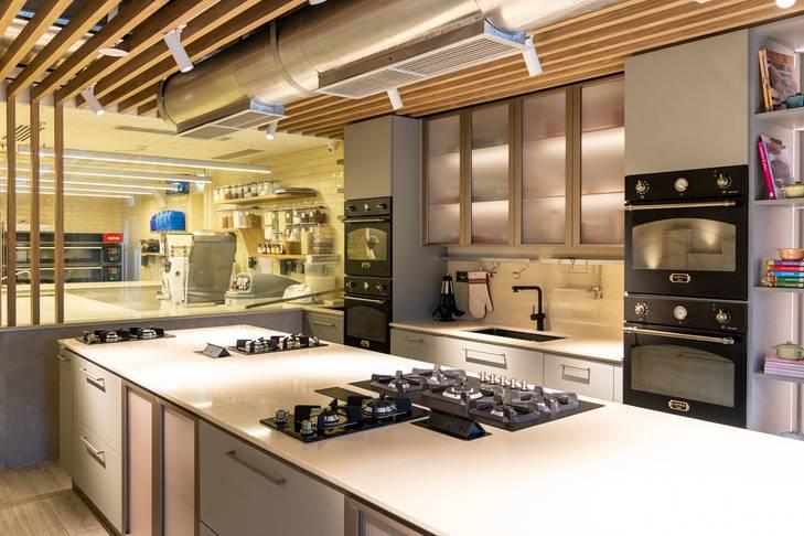 Fully Equipped Kitchen Studio with Cooking Stations, Private Dining Space for Workshops, Shoots and Dining Experience, — photo 23