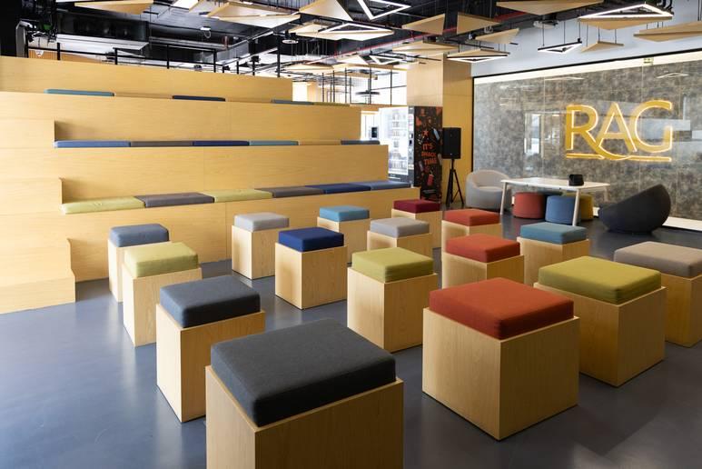 Arena, Podium Stage for Elite Events, Workshops, Networking and Meetups 1