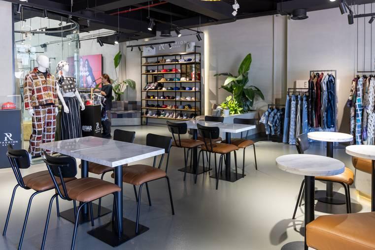 Upper floor Fashion Showroom with Cafe Space - Perfect for Events and Creative Shoots — photo 2