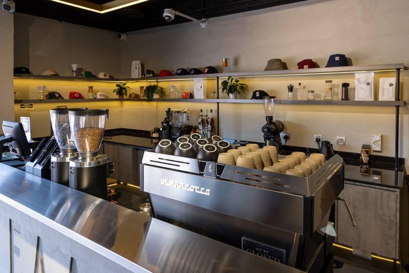 Upper floor Fashion Showroom with Cafe Space - Perfect for Events and Creative Shoots — photo 9