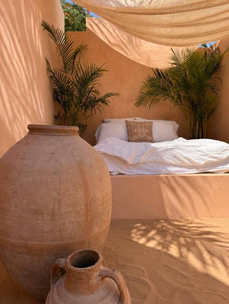 Stylish Outdoor Space for Content Creation and Photoshoot — main photo