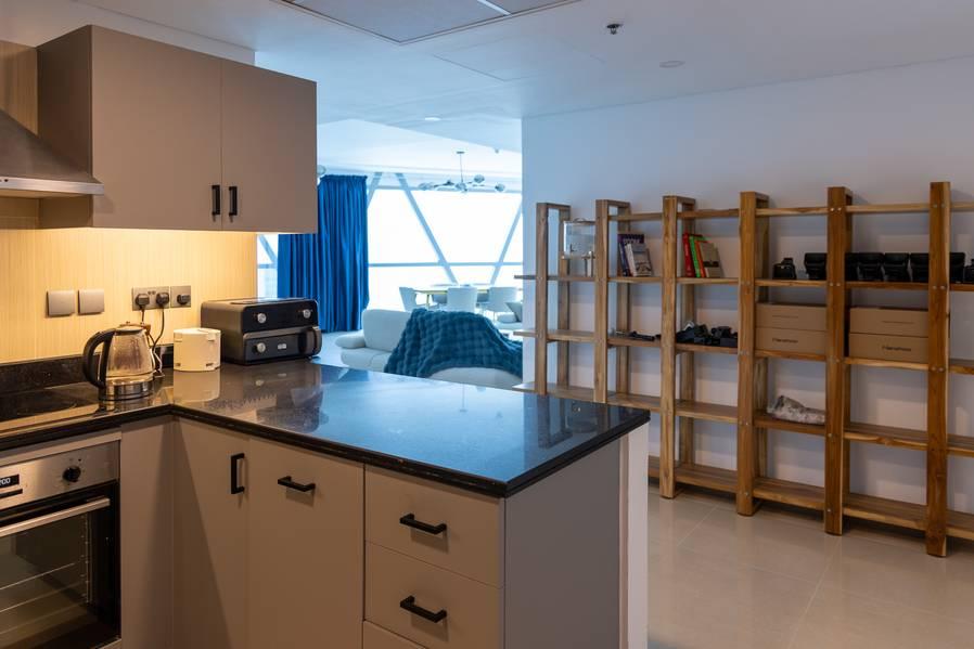 Chic DIFC Apartment | Natural Light | Media Ready — photo 6