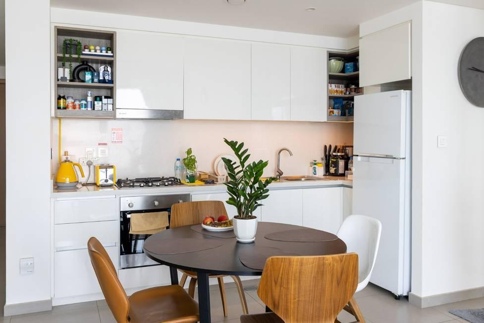 Chic 1-Bedroom Apartment with Natural Light, Elegant Furniture for Photoshoot and Content Creation — photo 3