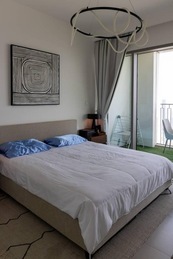 Chic 1-Bedroom Apartment with Natural Light, Elegant Furniture for Photoshoot and Content Creation — photo 10