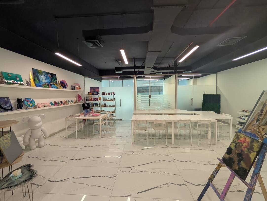 Boutique Art Studio for Painting Workshops and Events — photo 3