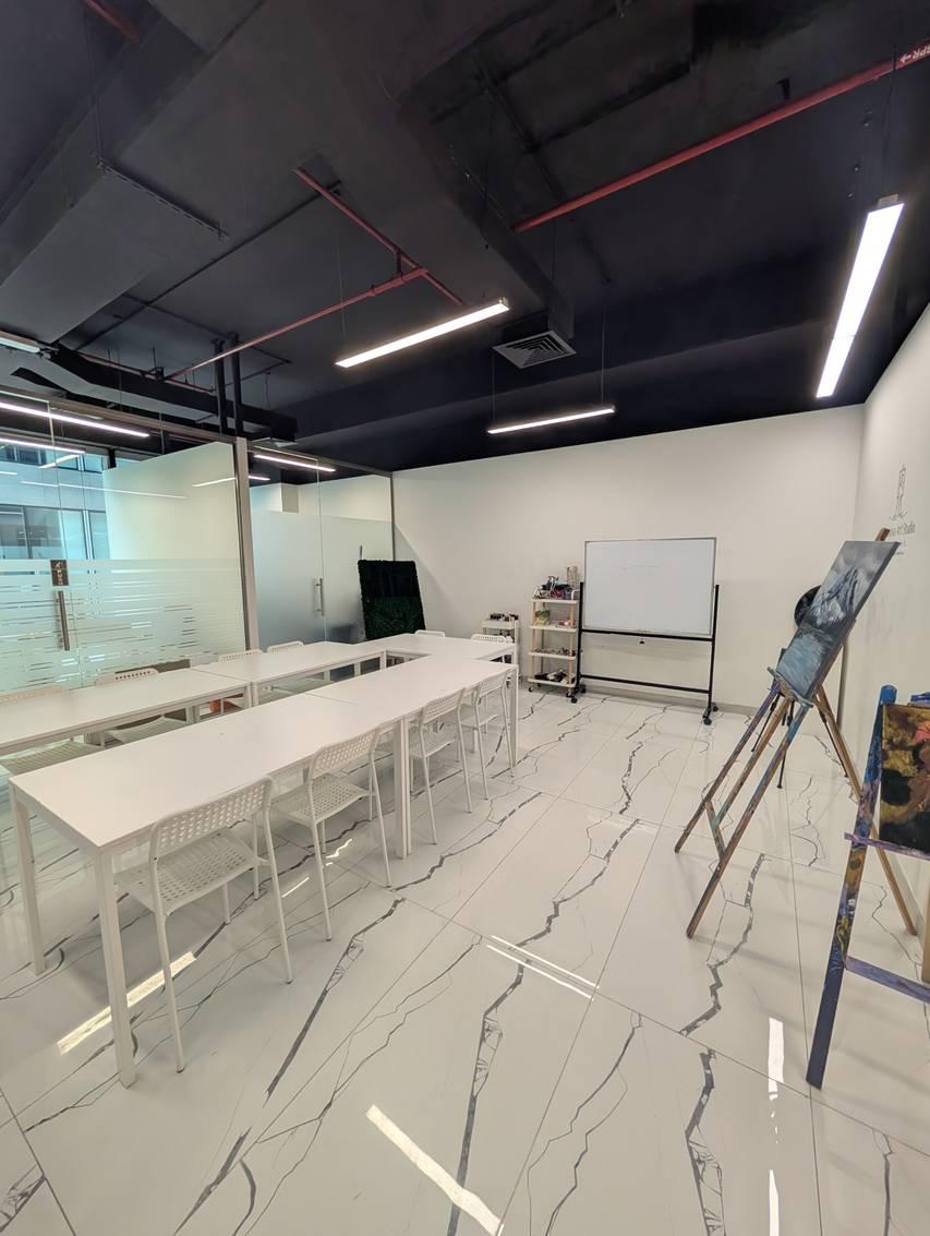 Boutique Art Studio for Painting Workshops and Events — photo 4