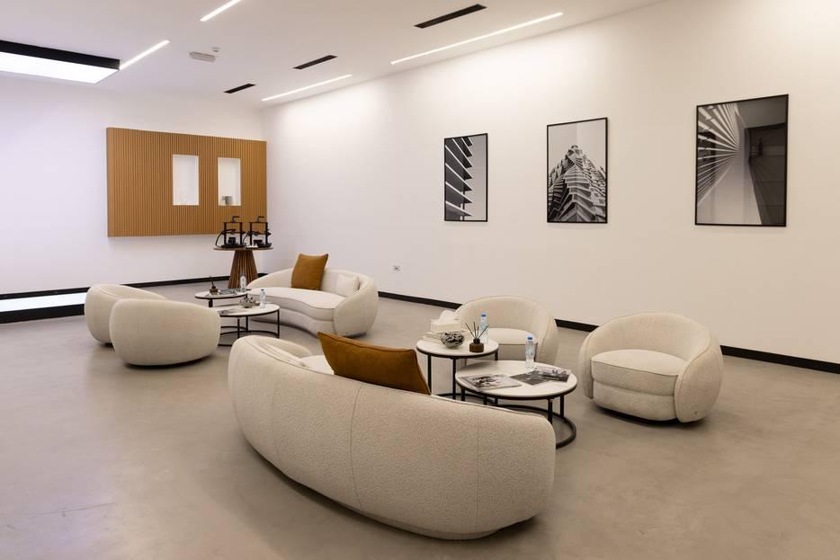 Large Event Venue with Exclusive Immersive Projection, Stylish Reception & Valet Parking — photo 6