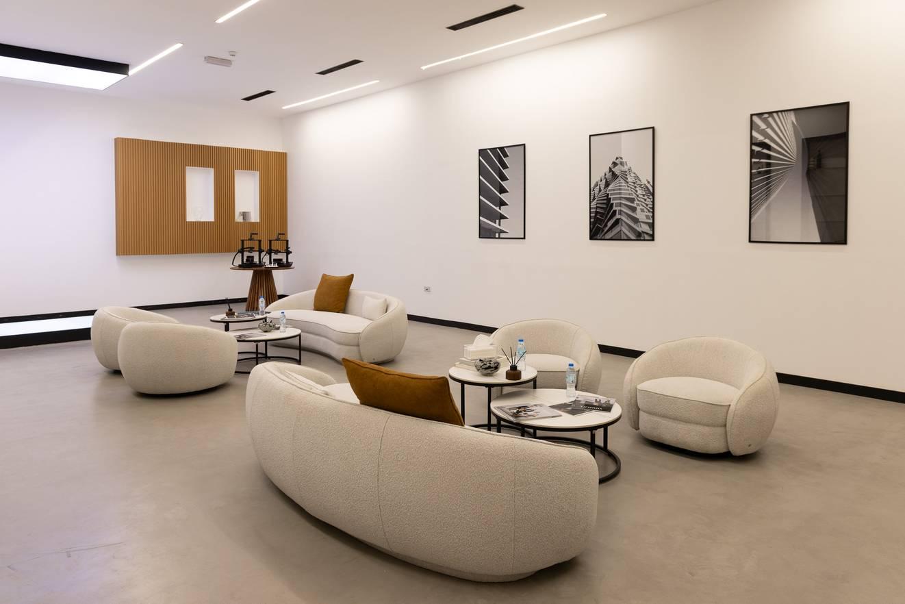 Large Event Venue with Exclusive Immersive Projection, Stylish Reception & Valet Parking — photo 6