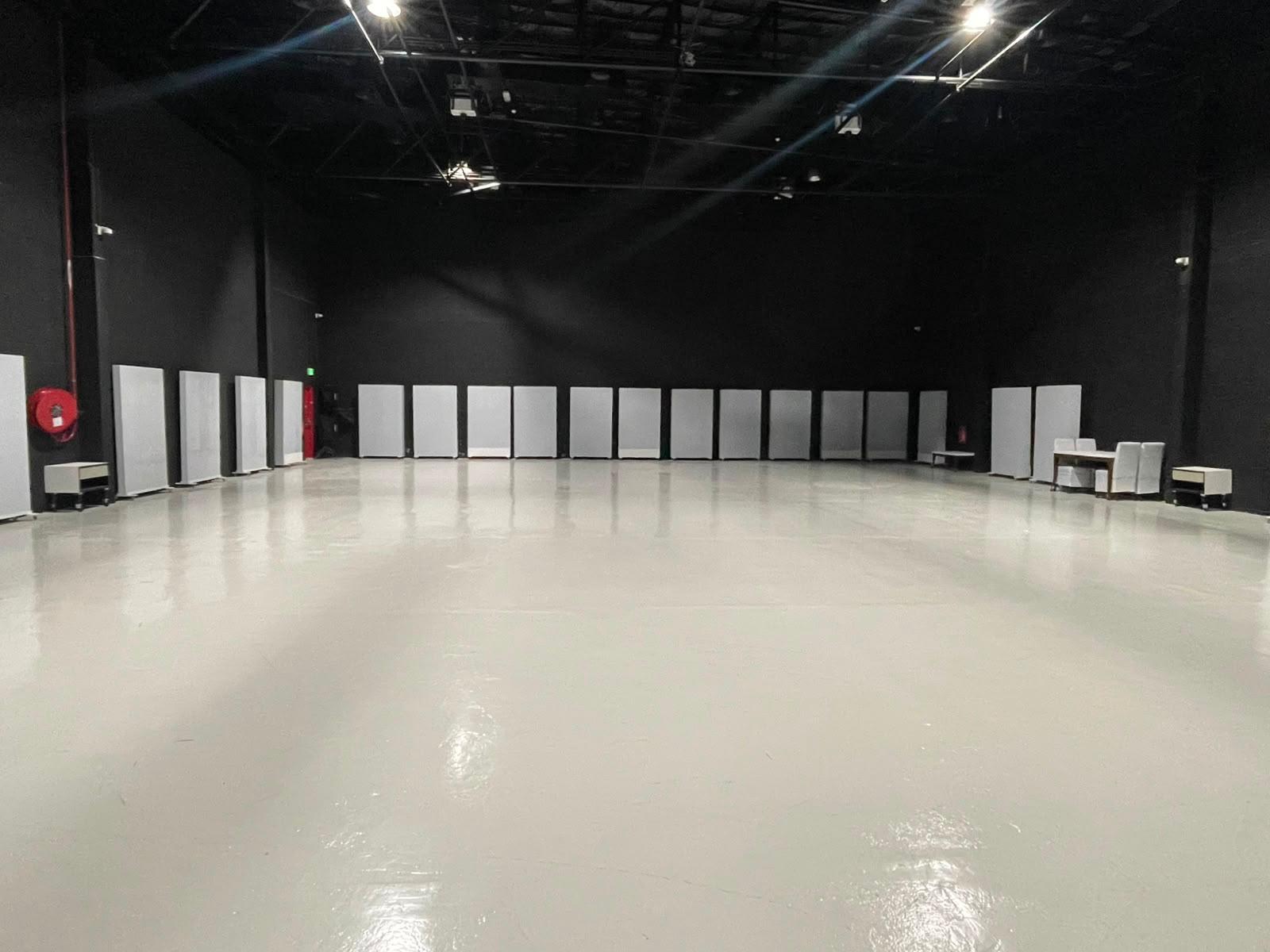 Large Event Venue with Exclusive Immersive Projection, Stylish Reception & Valet Parking — photo 5