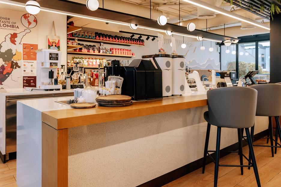 Colombian Café with Terrace in Jumeirah (Ground Floor) – Event, Activation & Production Space — photo 6