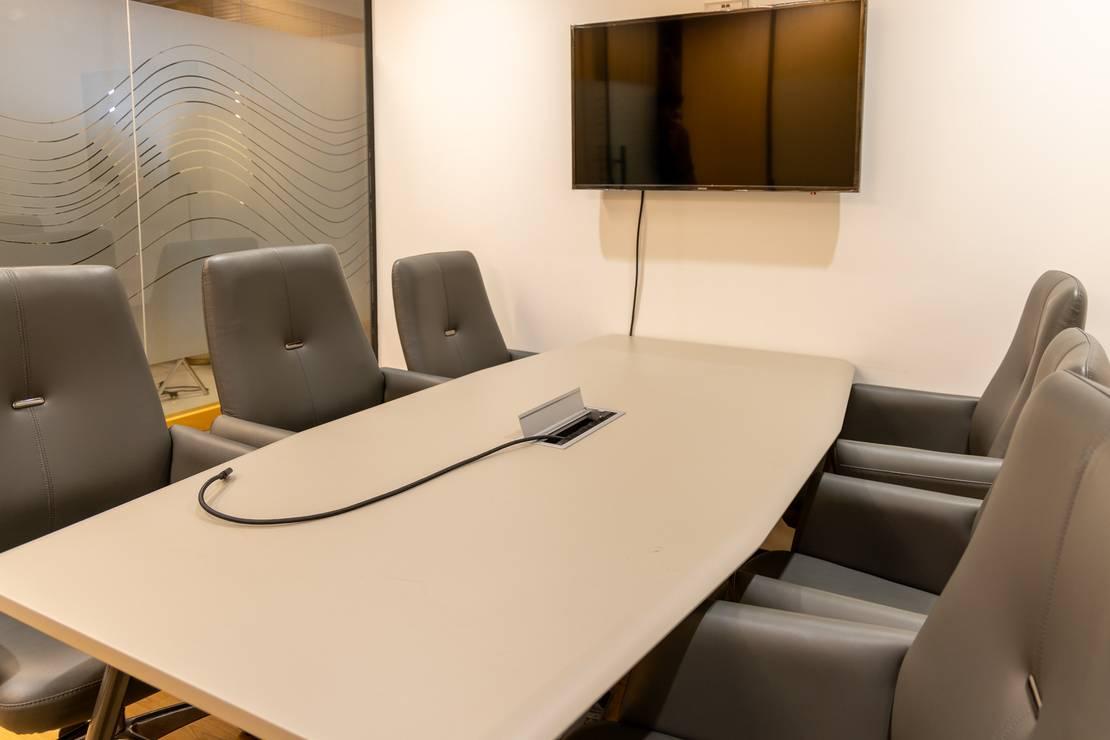 Meeting Room for 6 People, Private Meetings and Workshops or Content Creation — photo 3