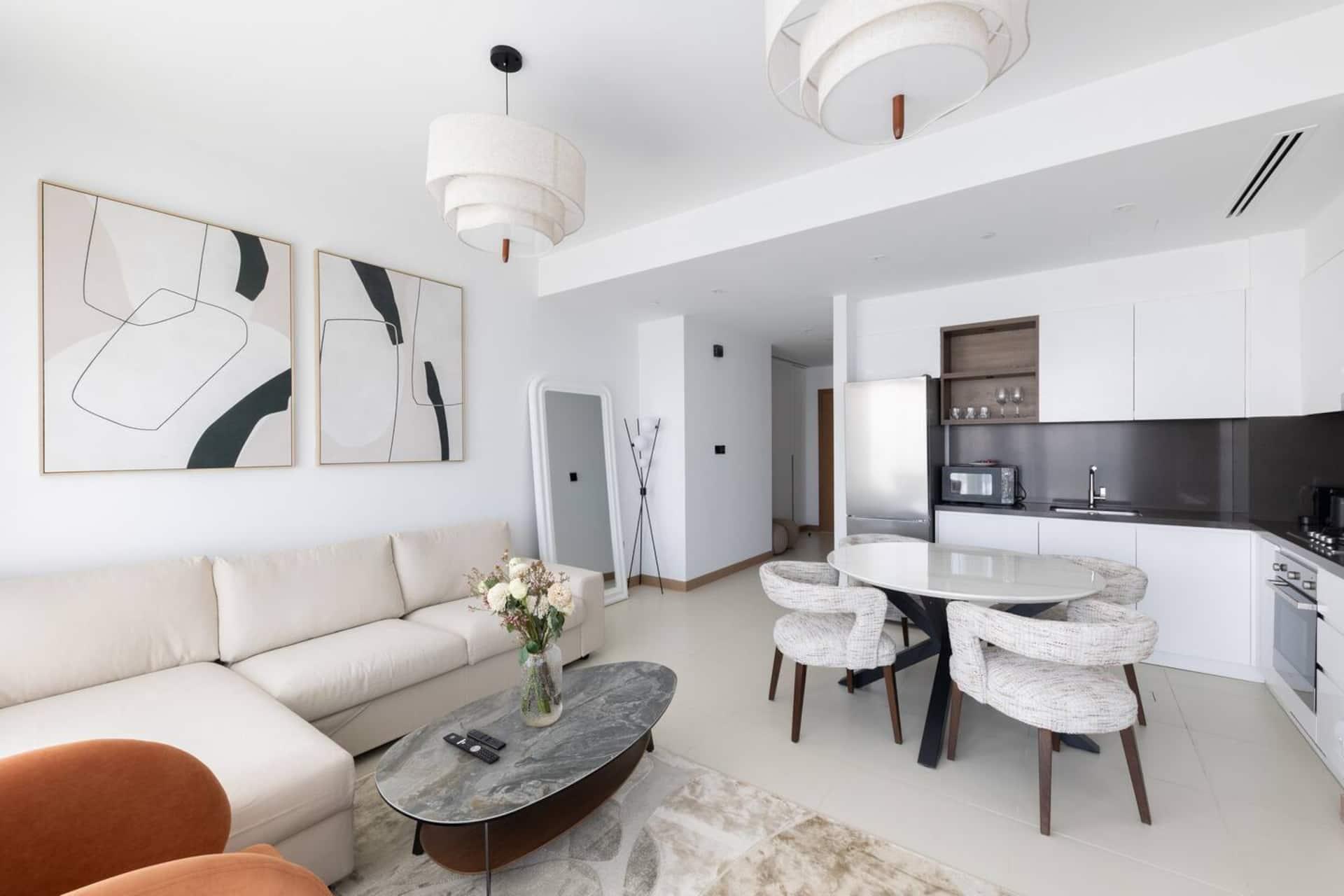 48th-Floor Marina View 1BR Apartment in Dubai Marina 4