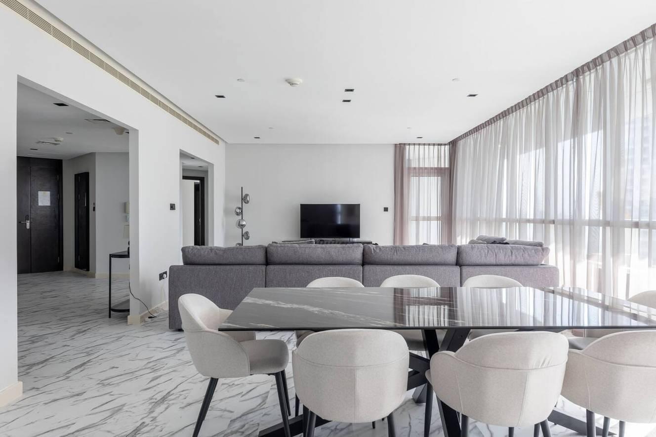 Penthouse-Style 3BR Marina Apartment with Games Room 1