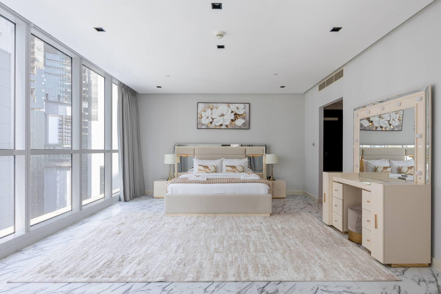 Penthouse-Style 3BR Marina Apartment with Games Room — photo 22