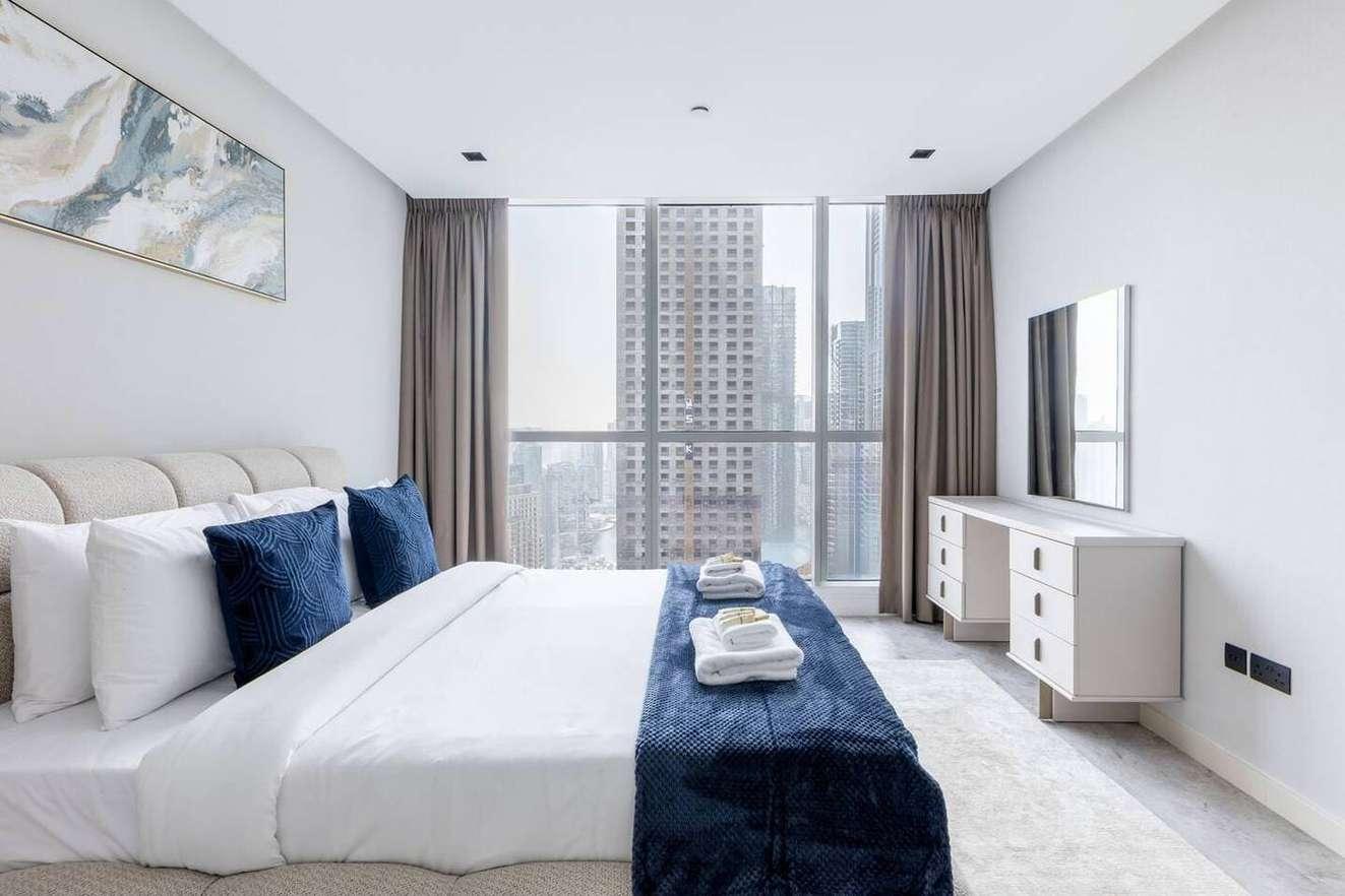 Penthouse-Style 3BR Marina Apartment with Games Room — photo 31