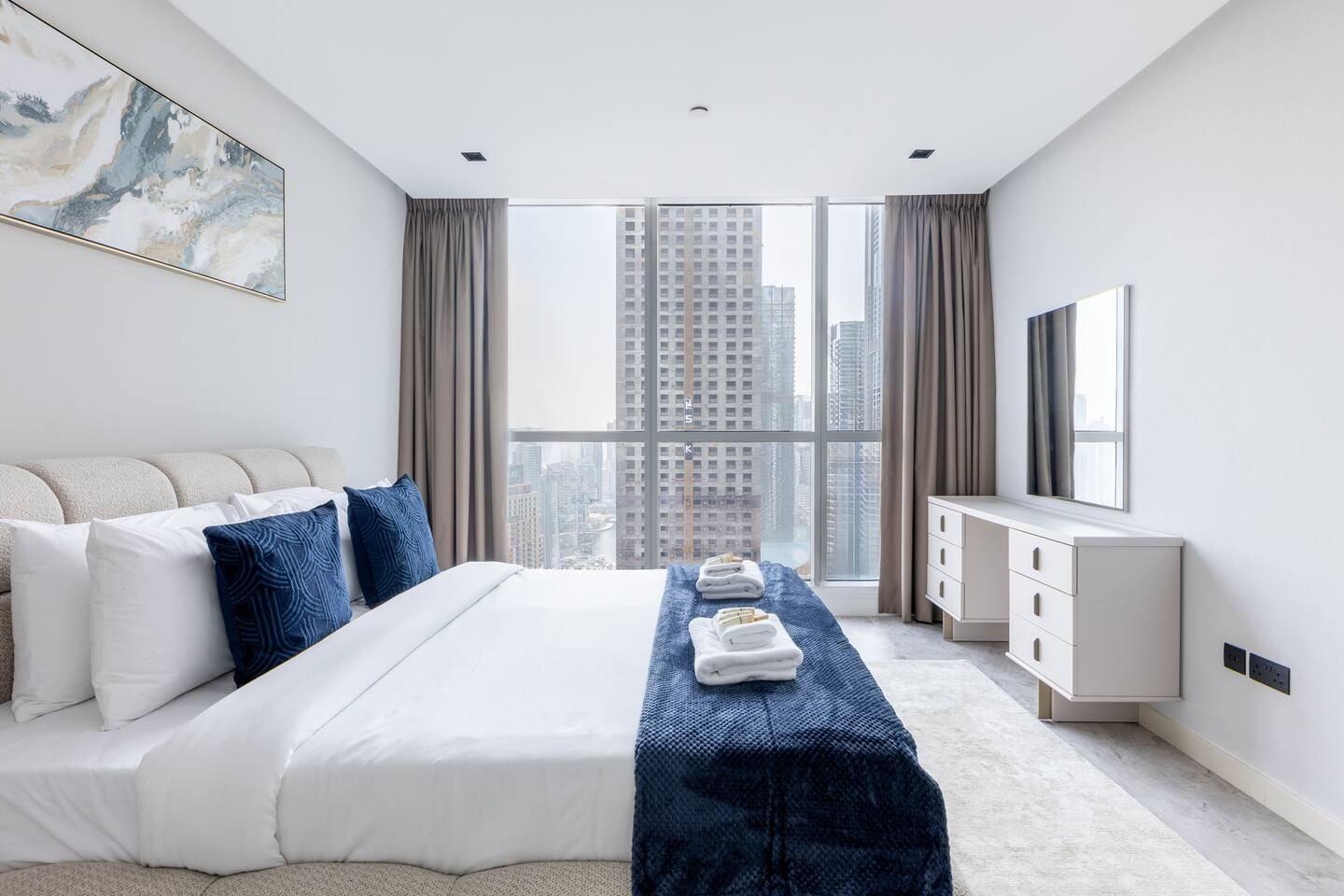Penthouse-Style 3BR Marina Apartment with Games Room — photo 31