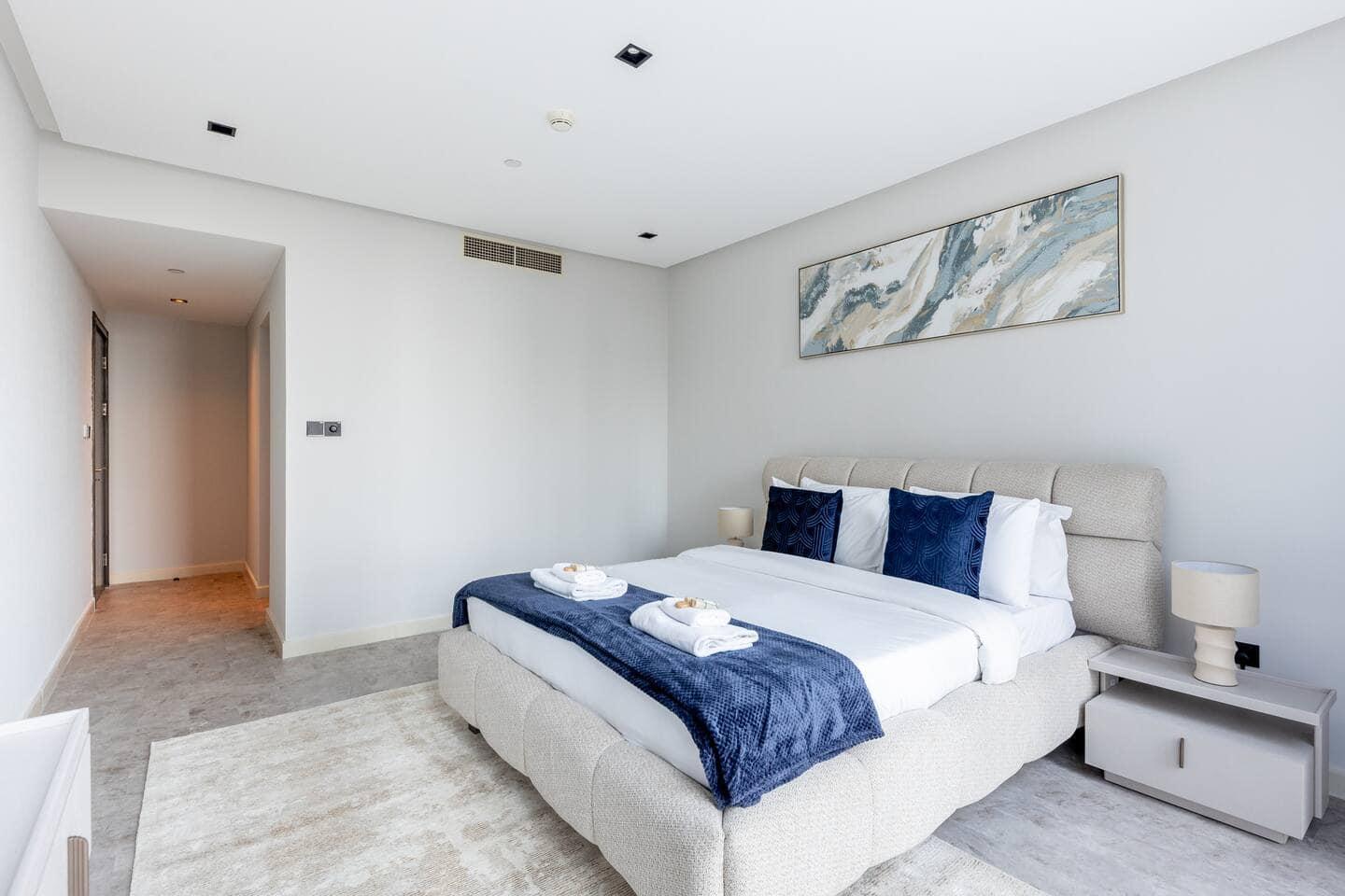 Penthouse-Style 3BR Marina Apartment with Games Room — photo 30