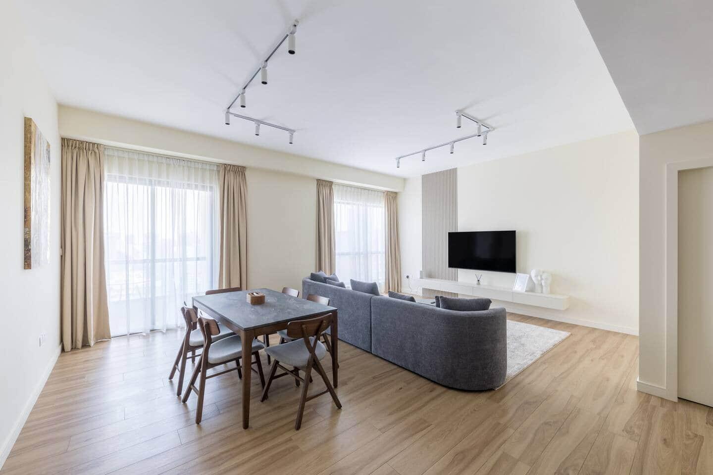 Top-Floor 2BR JBR Apartment with Full Marina View — photo 2