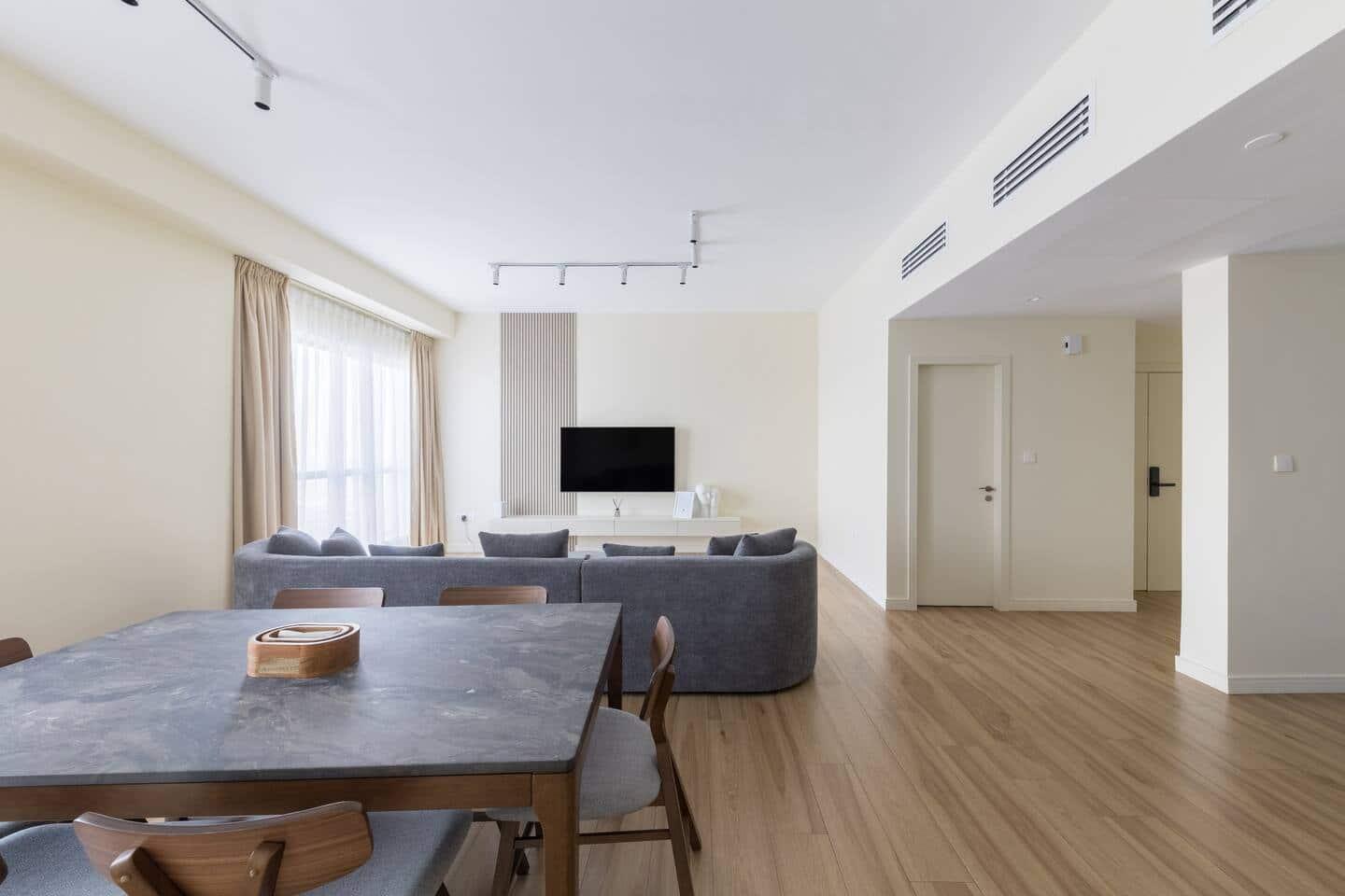 Top-Floor 2BR JBR Apartment with Full Marina View 5