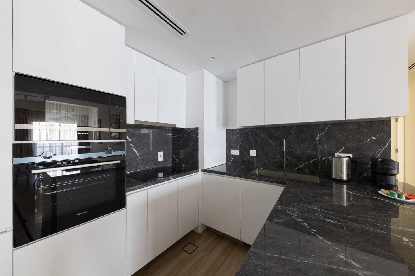 Top-Floor 2BR JBR Apartment with Full Marina View — photo 9