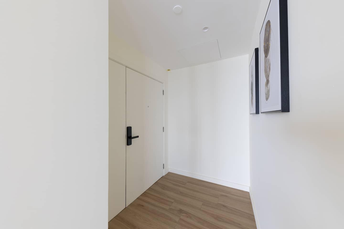 Top-Floor 2BR JBR Apartment with Full Marina View — photo 14