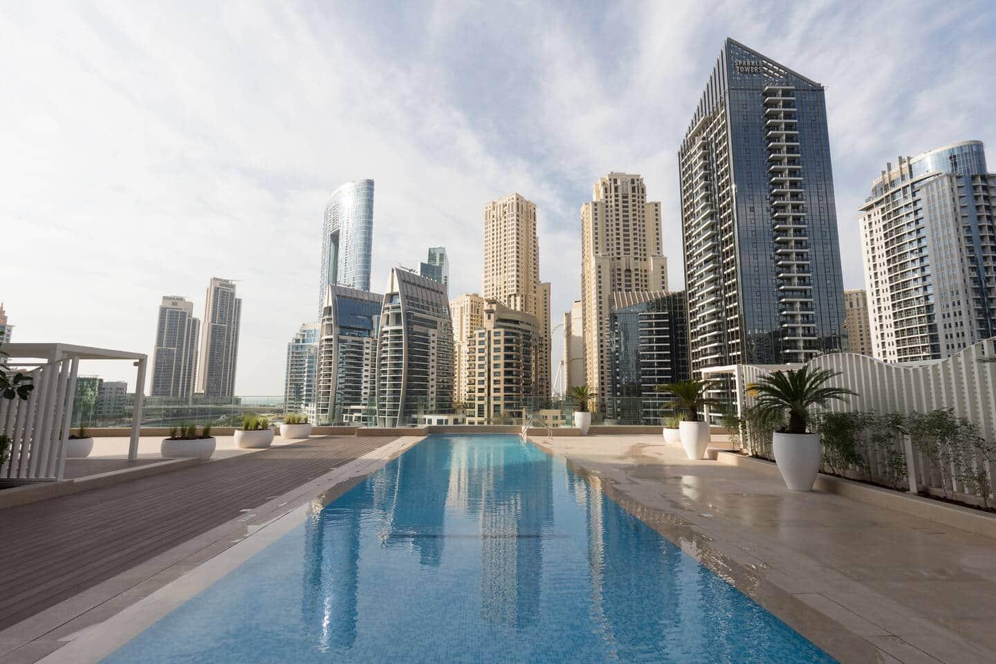 Stella Maris 42nd-Floor 2BR with Dubai Skyline Views — photo 10