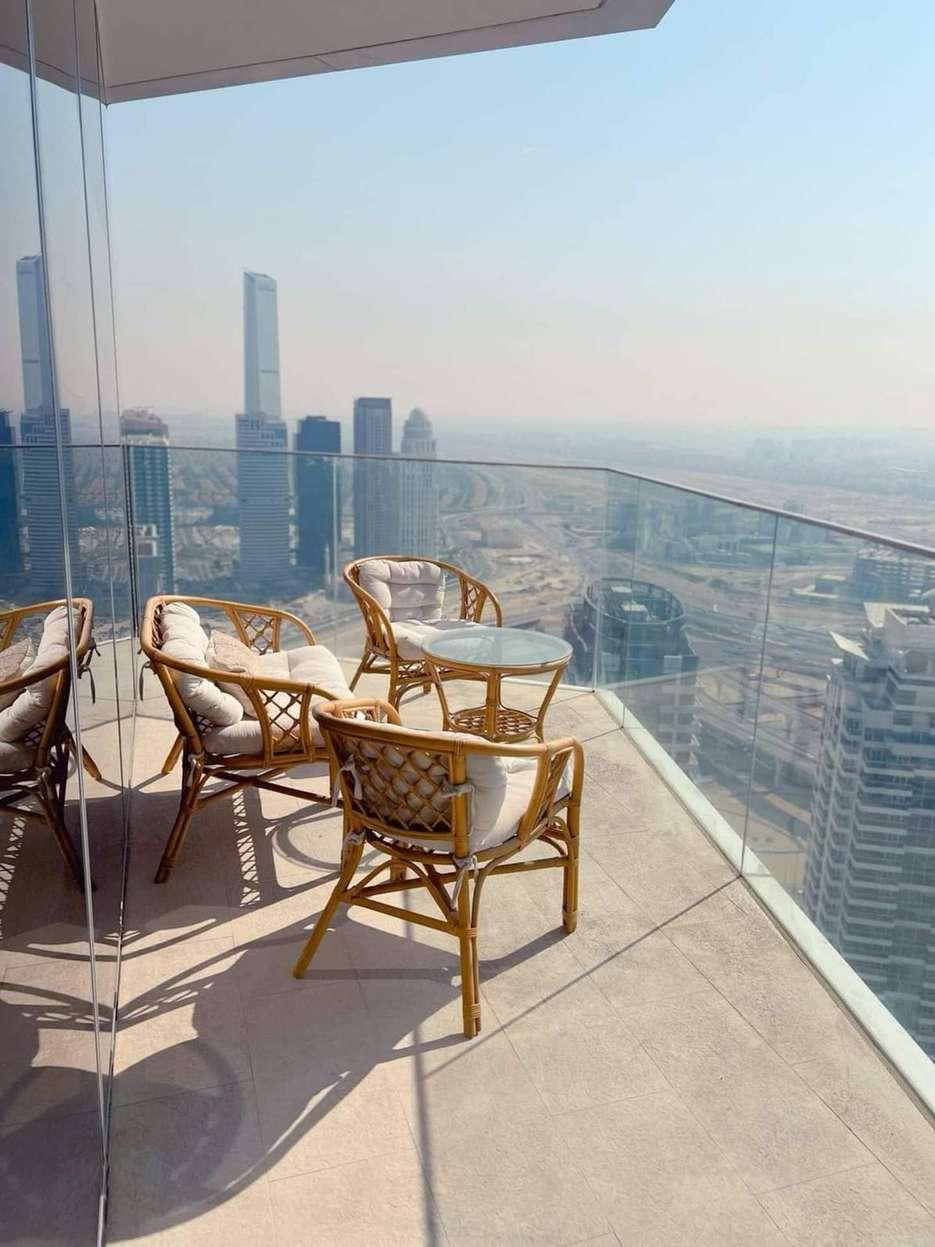 Stella Maris 42nd-Floor 2BR with Dubai Skyline Views — photo 15