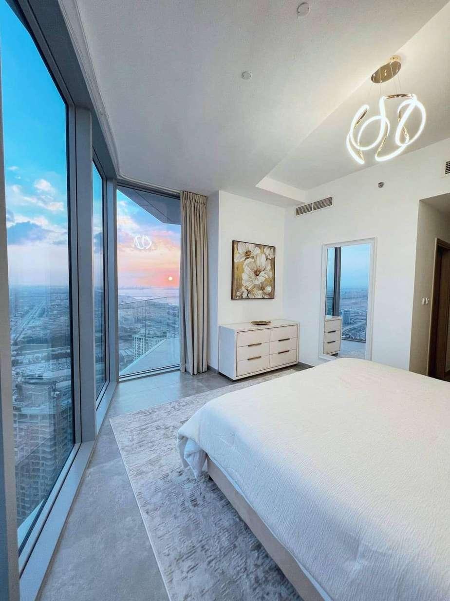 Stella Maris 42nd-Floor 2BR with Dubai Skyline Views — photo 16