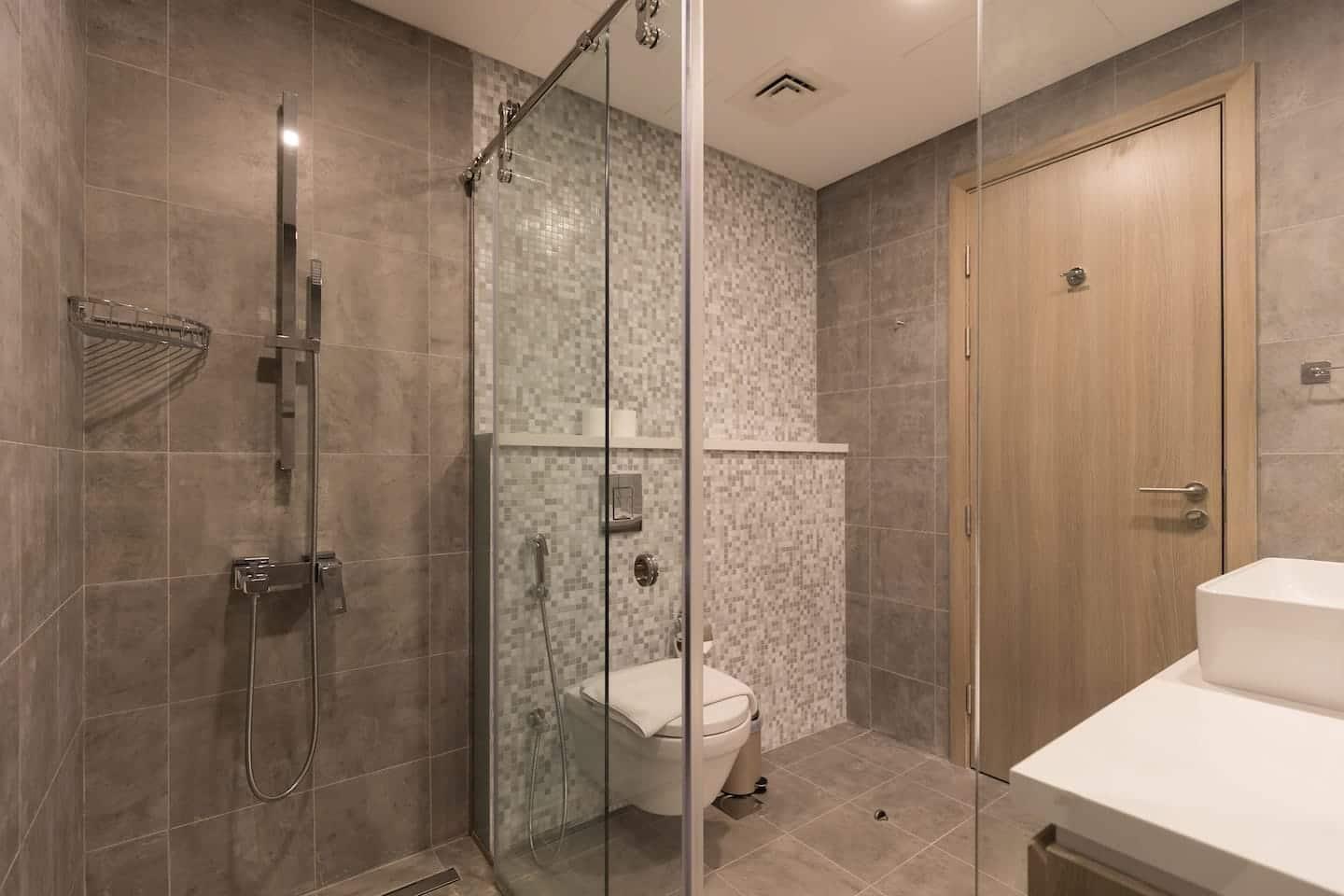Stella Maris 42nd-Floor 2BR with Dubai Skyline Views — photo 17