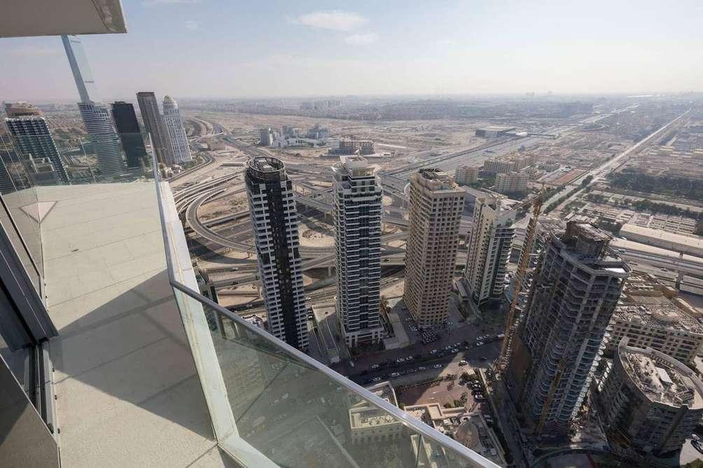 Stella Maris 42nd-Floor 2BR with Dubai Skyline Views — photo 19