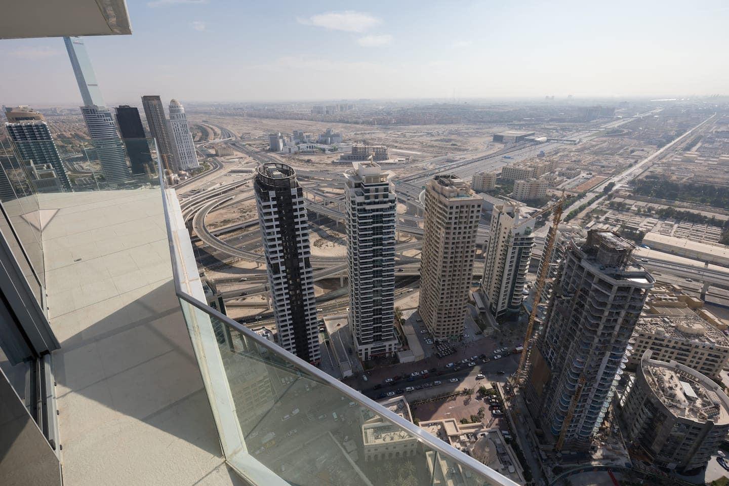 Stella Maris 42nd-Floor 2BR with Dubai Skyline Views — photo 19