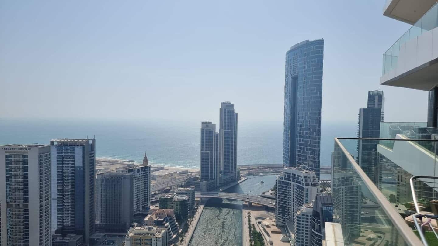Stella Maris 42nd-Floor 2BR with Dubai Skyline Views — photo 20