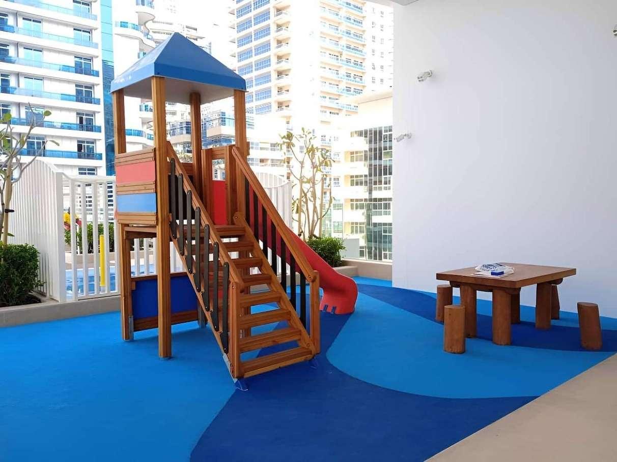 Stella Maris 42nd-Floor 2BR with Dubai Skyline Views — photo 22