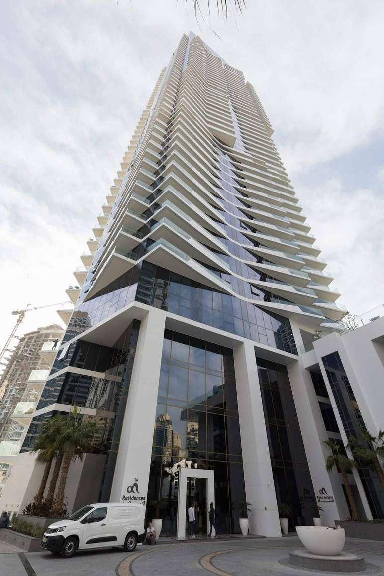 Stella Maris 42nd-Floor 2BR with Dubai Skyline Views — photo 25