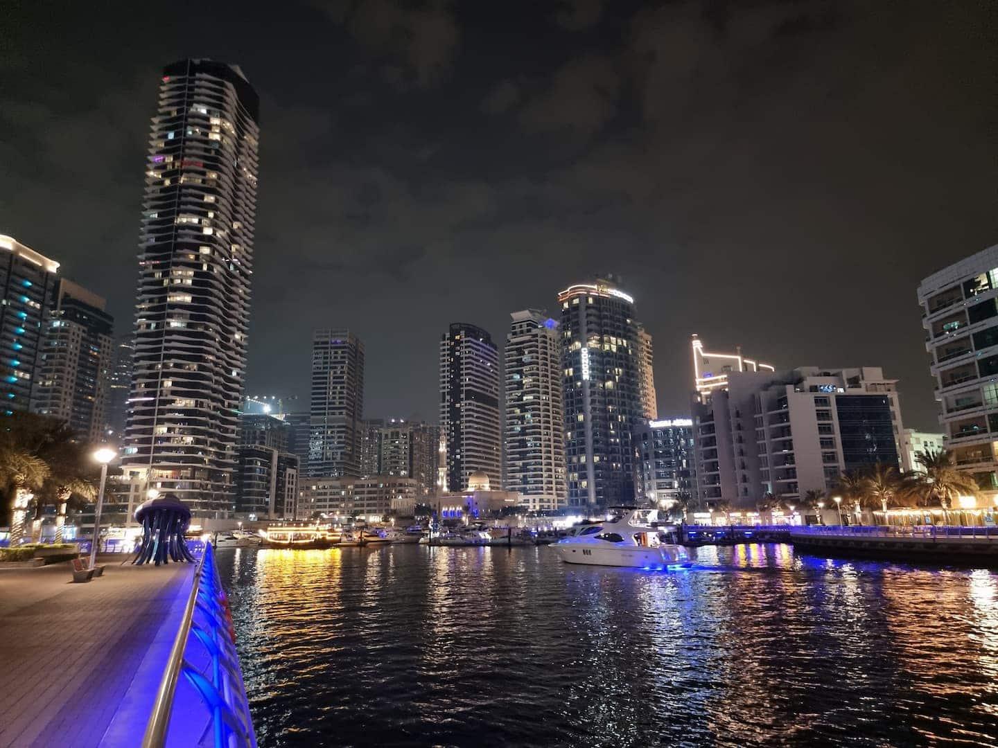 Stella Maris 42nd-Floor 2BR with Dubai Skyline Views — photo 24